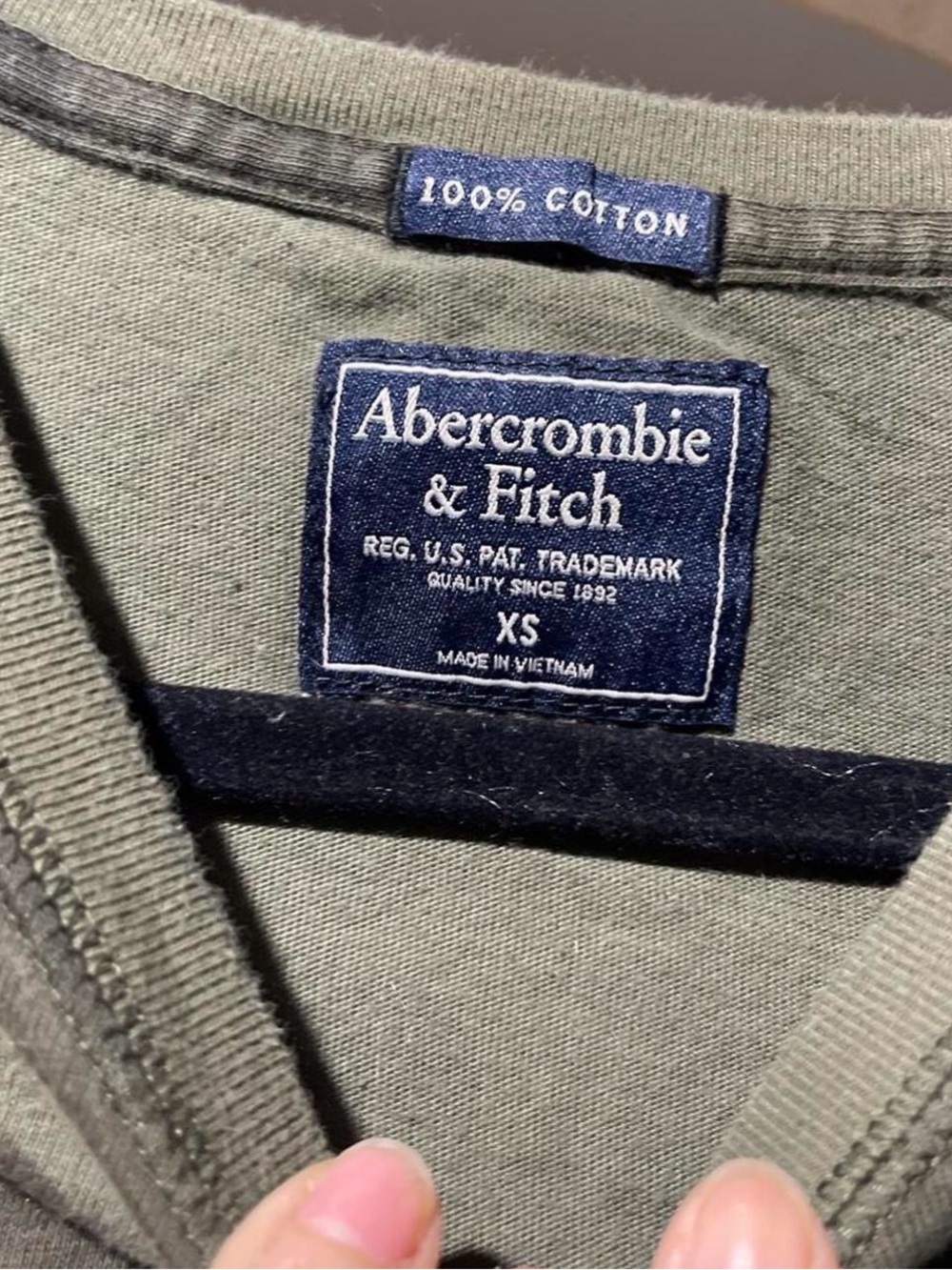 Abercrombie & Fitch Boys' Green Camo XS Long Sleeve Tee - Picture 2 of 3